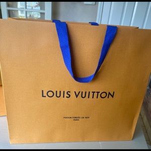 Louis Vuitton paper bag 🎁🎁🎁
